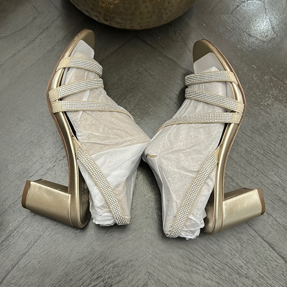 NATURALIZER Vanessa Strappy Sandals (NARROW) - Picture 6 of 14